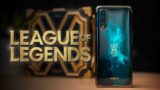 Unboxing the Oppo Find X2 League of Legends: Worlds 2020 Edition smartphone